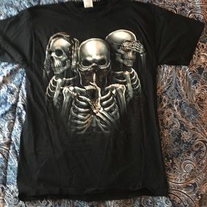 3 Skull Tee shirt